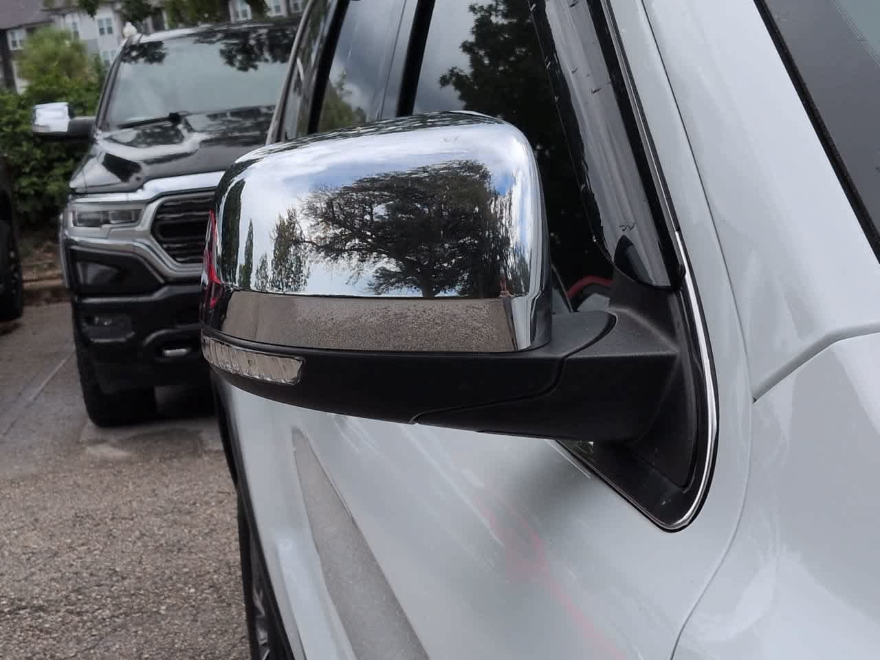 Used 2021 Jeep Grand Cherokee Limited w/ Luxury Group II RWD image 12