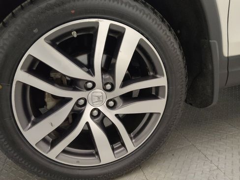 Used 2018 Honda Pilot Touring image 31