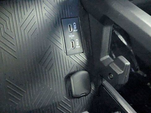 Used 2025 Toyota Tacoma SR5 AWD/4WD image 26