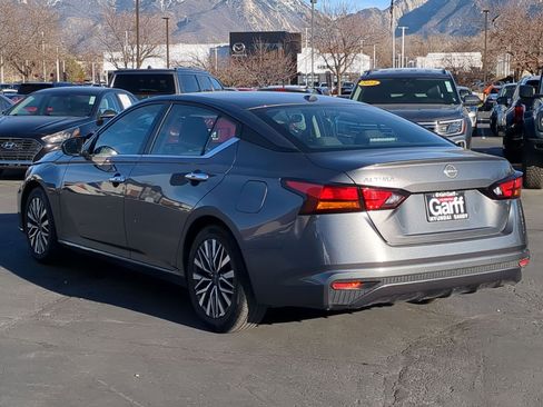 Used 2024 Nissan Altima 2.5 SV image 8