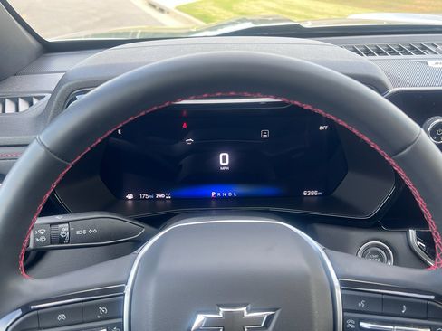 Used 2024 Chevrolet Colorado Z71 w/ Z71 Convenience Package 2 image 25