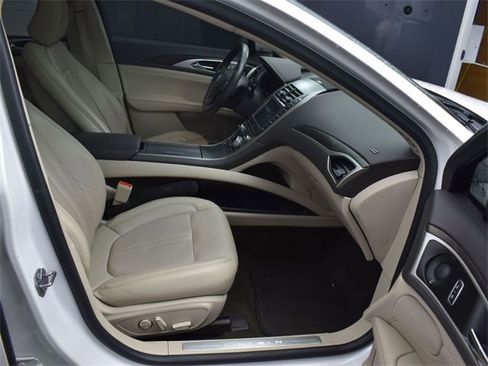 Used 2020 Lincoln MKZ Reserve w/ Elements Package image 22