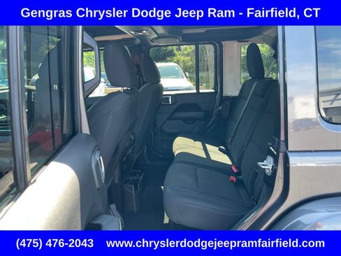 Used 2021 Jeep Wrangler Unlimited Sahara AWD/4WD image 38