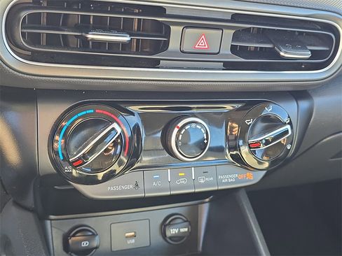 Used 2023 Hyundai Kona SE image 25