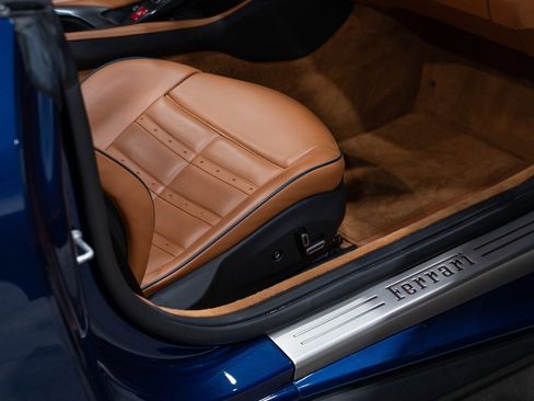 Used 2020 Ferrari Portofino image 37