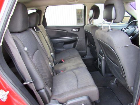 Used 2019 Dodge Journey SE w/ Premium Group image 7