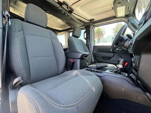 Used 2024 Jeep Wrangler Unlimited w/ Convenience Group AWD/4WD image 15