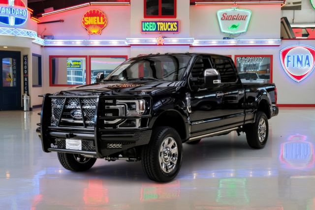 Used 2022 Ford F250 Platinum AWD/4WD image 2
