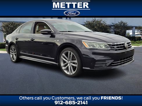 Used 2017 Volkswagen Passat 1.8T R-Line w/ R-Line Lighting Package image 1