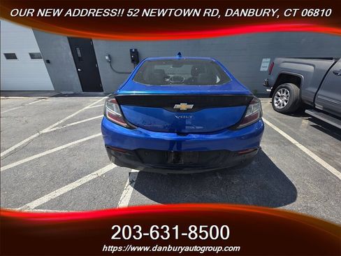 Used 2017 Chevrolet Volt Premier w/ Driver Confidence II Package FWD image 3