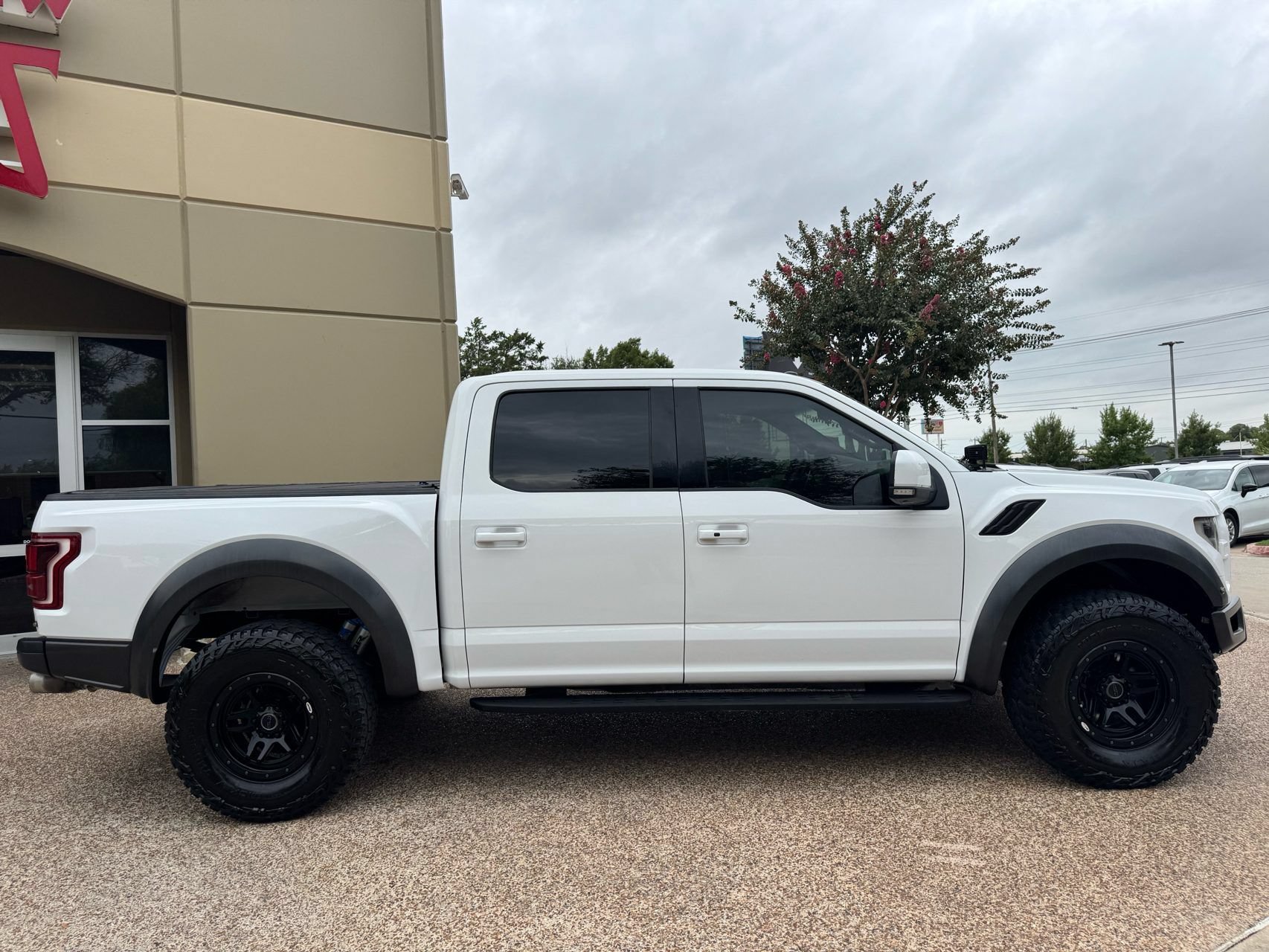 Used 2018 Ford F150 Raptor w/ Equipment Group 802A Luxury AWD/4WD image 10