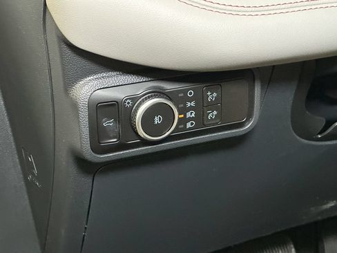 Used 2026 Ford Explorer Active w/ Active Comfort Package AWD/4WD image 24