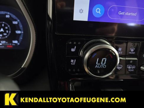Used 2023 Toyota Highlander Limited AWD/4WD image 20
