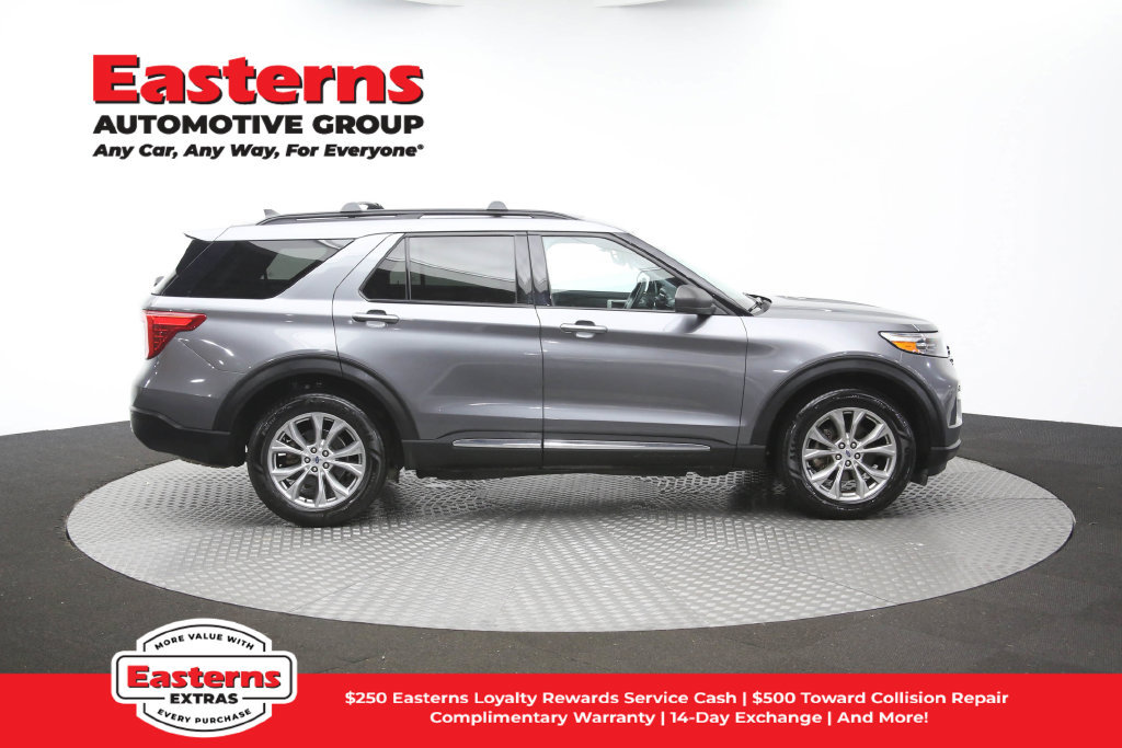 Used 2023 Ford Explorer XLT w/ Equipment Group 202A AWD/4WD image 46