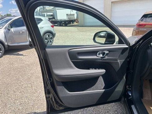 Used 2024 Volvo XC40 B5 Plus w/ Protection Package Premier image 12