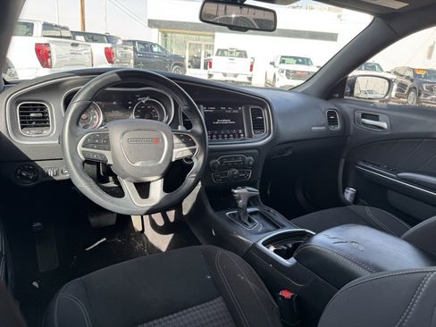 Used 2018 Dodge Charger SXT Plus image 3