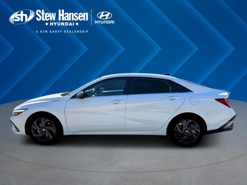 New 2026 Hyundai Elantra SEL Sport FWD image 3