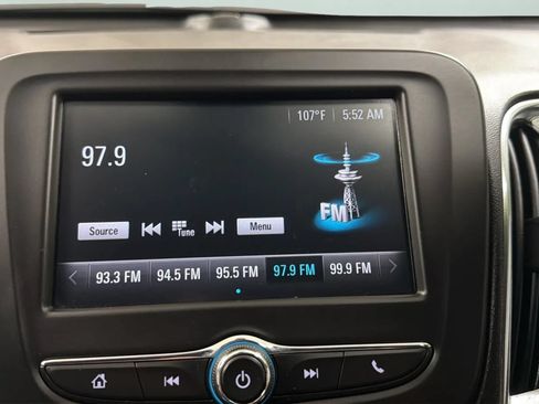 Used 2018 Chevrolet Malibu LT FWD image 13