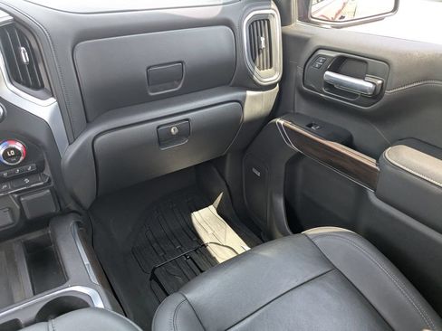 Used 2021 GMC Sierra 1500 SLT w/ SLT Premium Plus Package AWD/4WD image 17