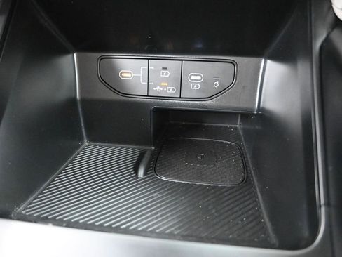 Certified 2025 Kia Sorento EX image 22