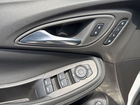 Used 2023 Buick Encore GX Essence w/ Advanced Technology Package AWD/4WD image 9