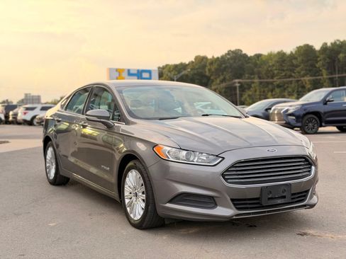 Used 2014 Ford Fusion SE FWD image 6