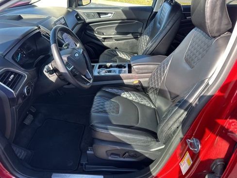 Used 2024 Ford Edge Titanium image 12