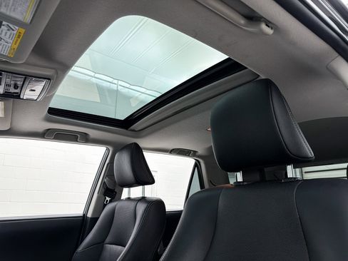 Used 2021 Toyota 4Runner Limited image 3