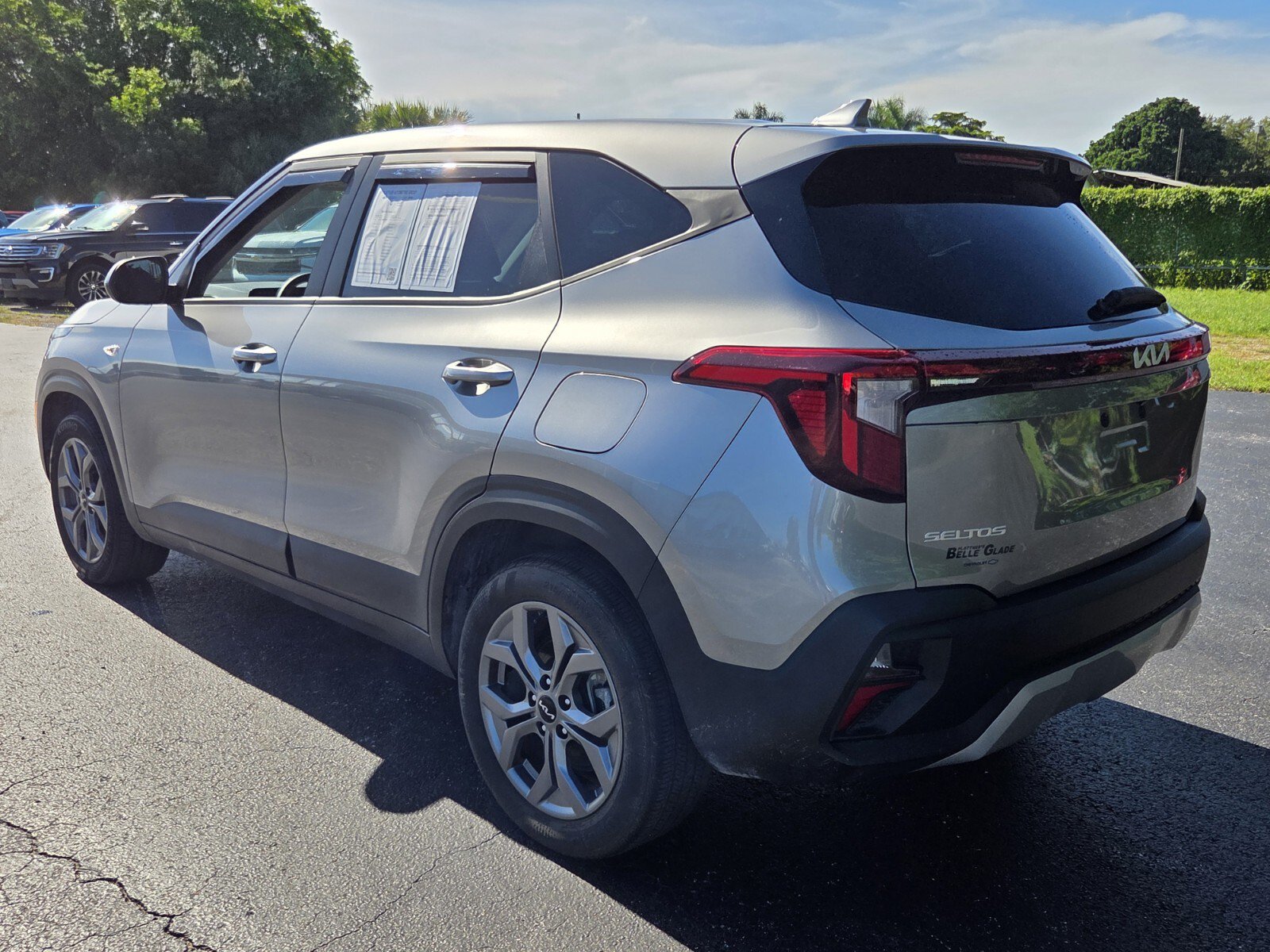 Used 2024 Kia Seltos LX AWD/4WD image 3