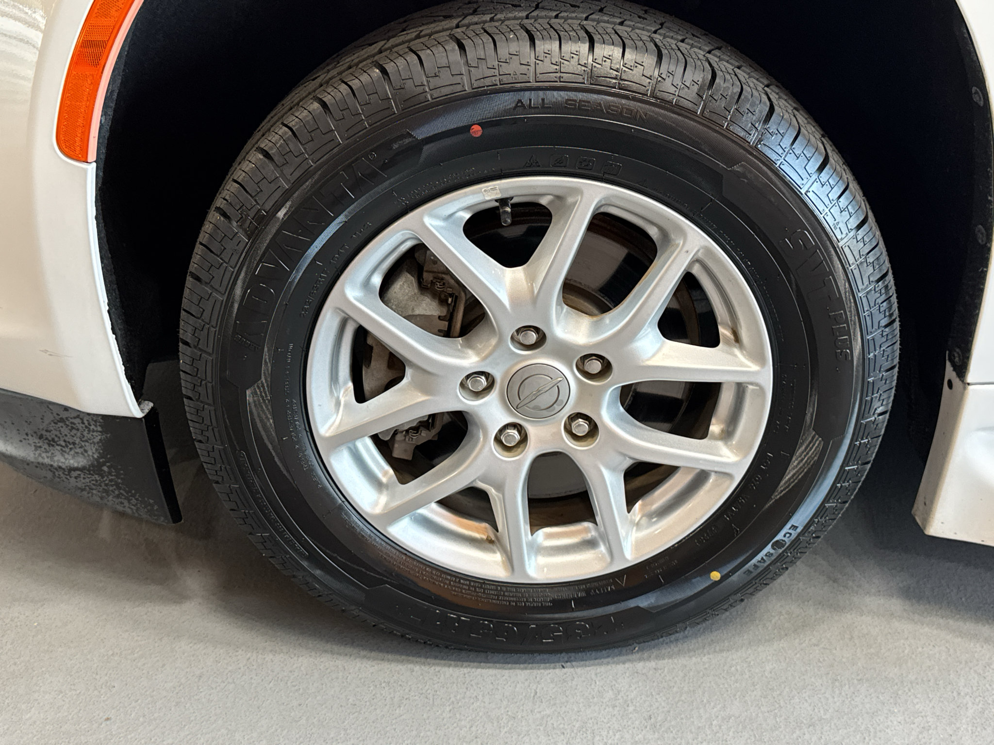 Used 2020 Chrysler Pacifica Touring-L FWD image 9