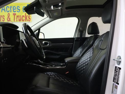 Used 2023 Kia Sorento SX Prestige image 18