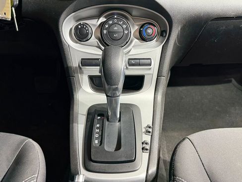 Used 2018 Ford Fiesta SE image 12