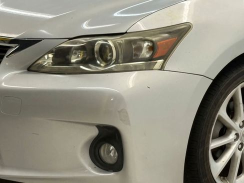 Used 2011 Lexus CT 200h Premium image 4