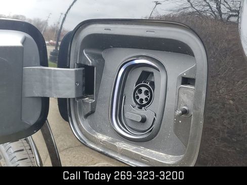 New 2025 GMC Sierra EV Denali image 27