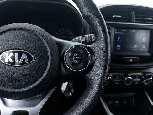 Used 2020 Kia Soul LX FWD image 22