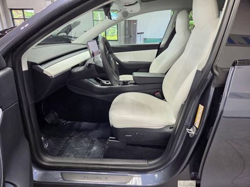 Used 2020 Tesla Model Y Long Range AWD/4WD image 26