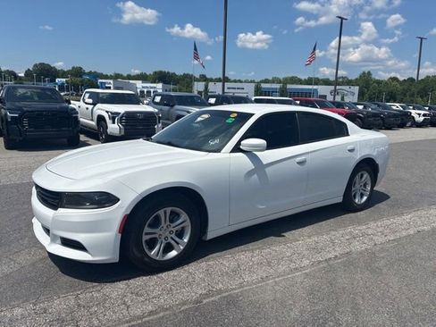 Used 2022 Dodge Charger SXT RWD image 4