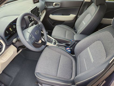 New 2026 Hyundai Venue SEL FWD image 9