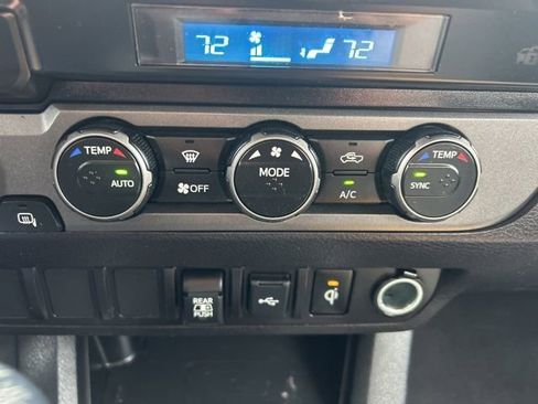 Used 2023 Toyota Tacoma TRD Sport image 16