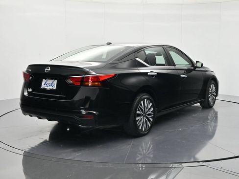 Used 2025 Nissan Altima 2.5 SV FWD image 5