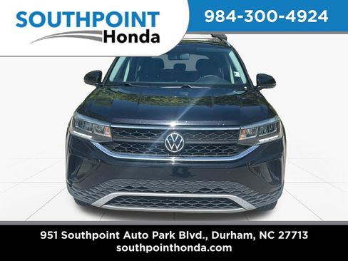 Used 2022 Volkswagen Taos SE AWD/4WD image 2