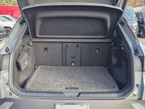 Used 2023 Volkswagen ID.4 Pro S image 10