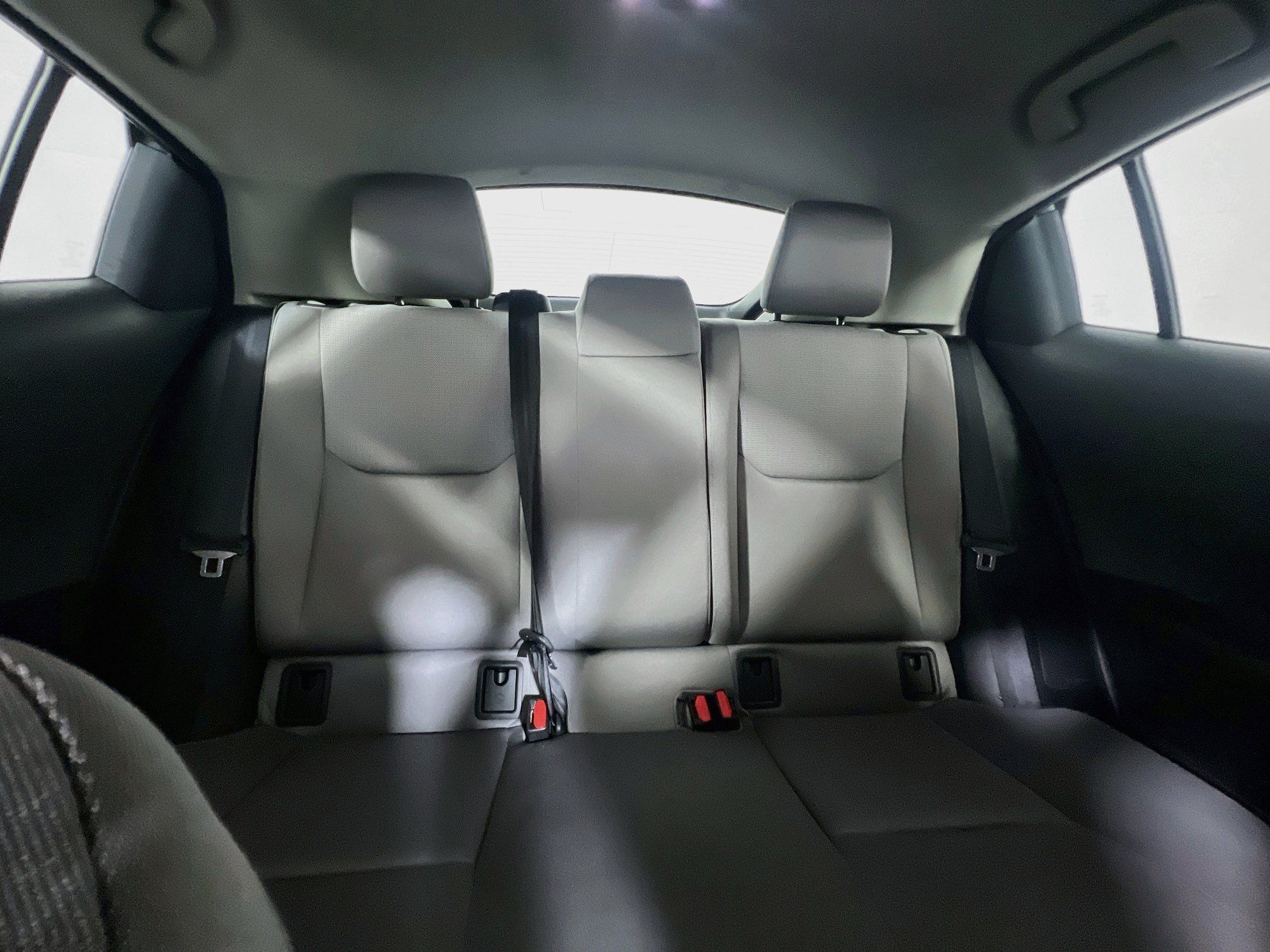 Used 2024 Toyota Prius LE FWD image 33