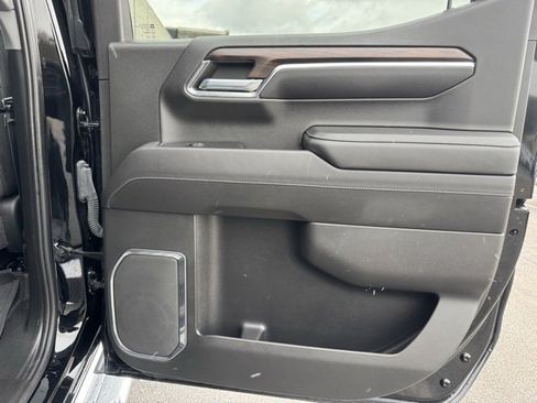 Used 2022 GMC Sierra 1500 SLT w/ SLT Premium Plus Package image 24