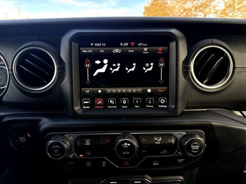 Used 2021 Jeep Gladiator Overland image 18