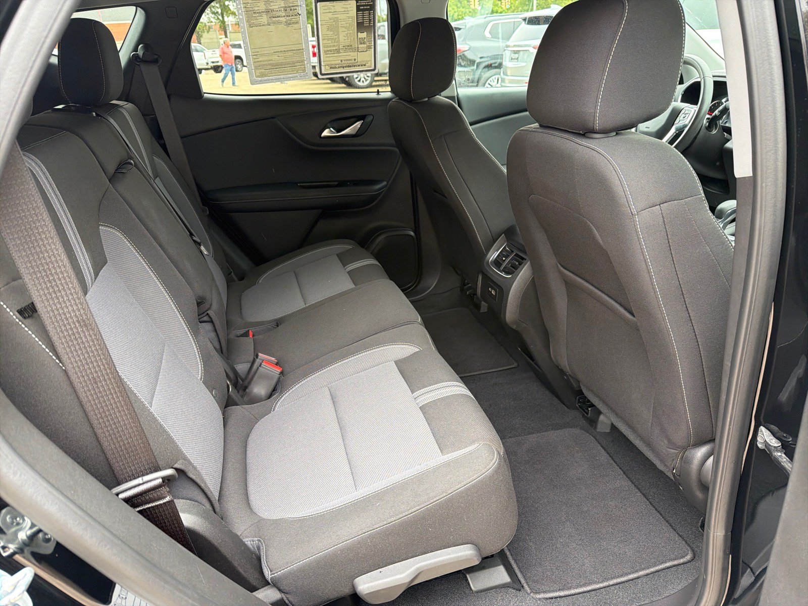 Used 2025 Chevrolet Blazer LT FWD image 11