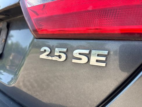 Used 2013 Volkswagen Jetta SE FWD image 4