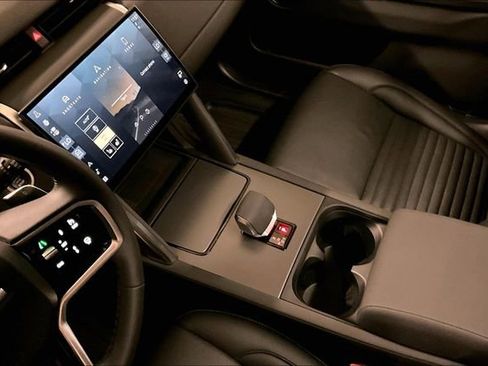 Certified 2025 Land Rover Discovery Sport S image 19