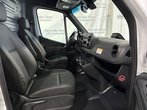 New 2025 Mercedes-Benz Sprinter 2500 image 11