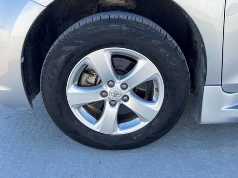 Used 2015 Toyota Sienna LE image 25